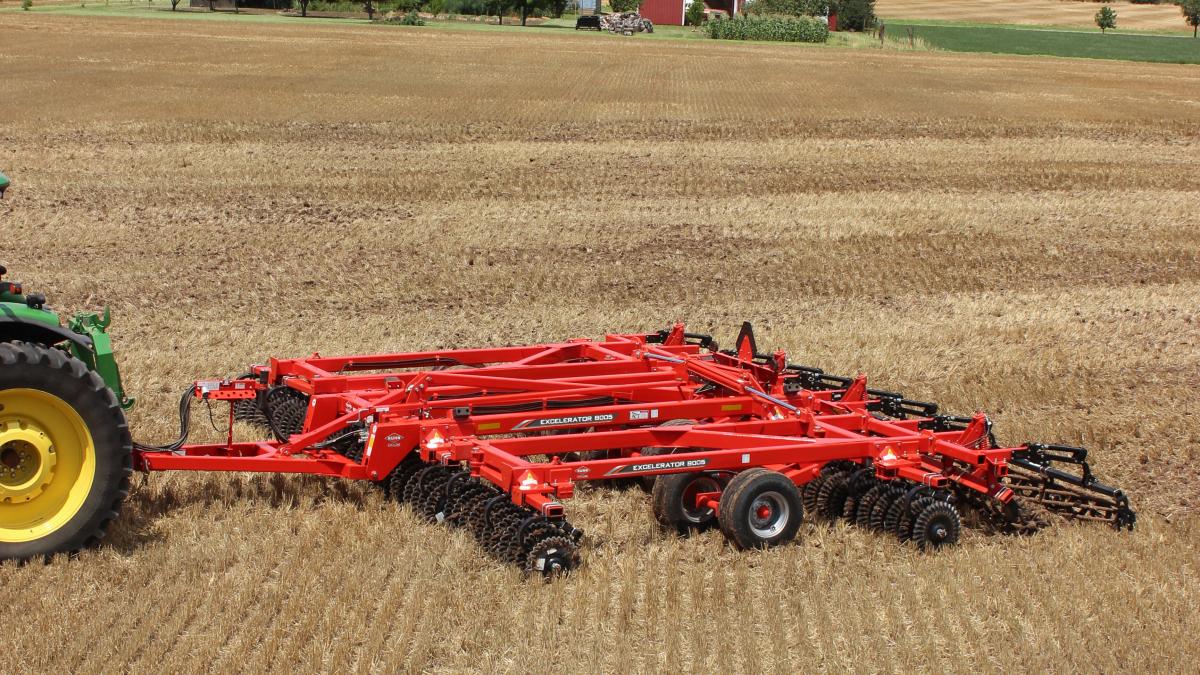 8005-11 Excelerator Vertical Tillage